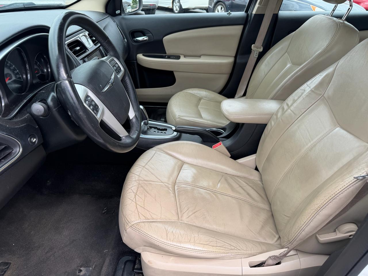 Chrysler 200 4dr Sdn Limited 2013