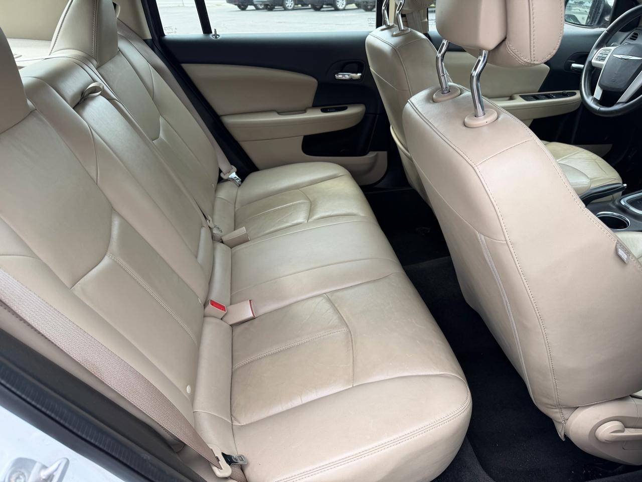 Chrysler 200 4dr Sdn Limited 2013