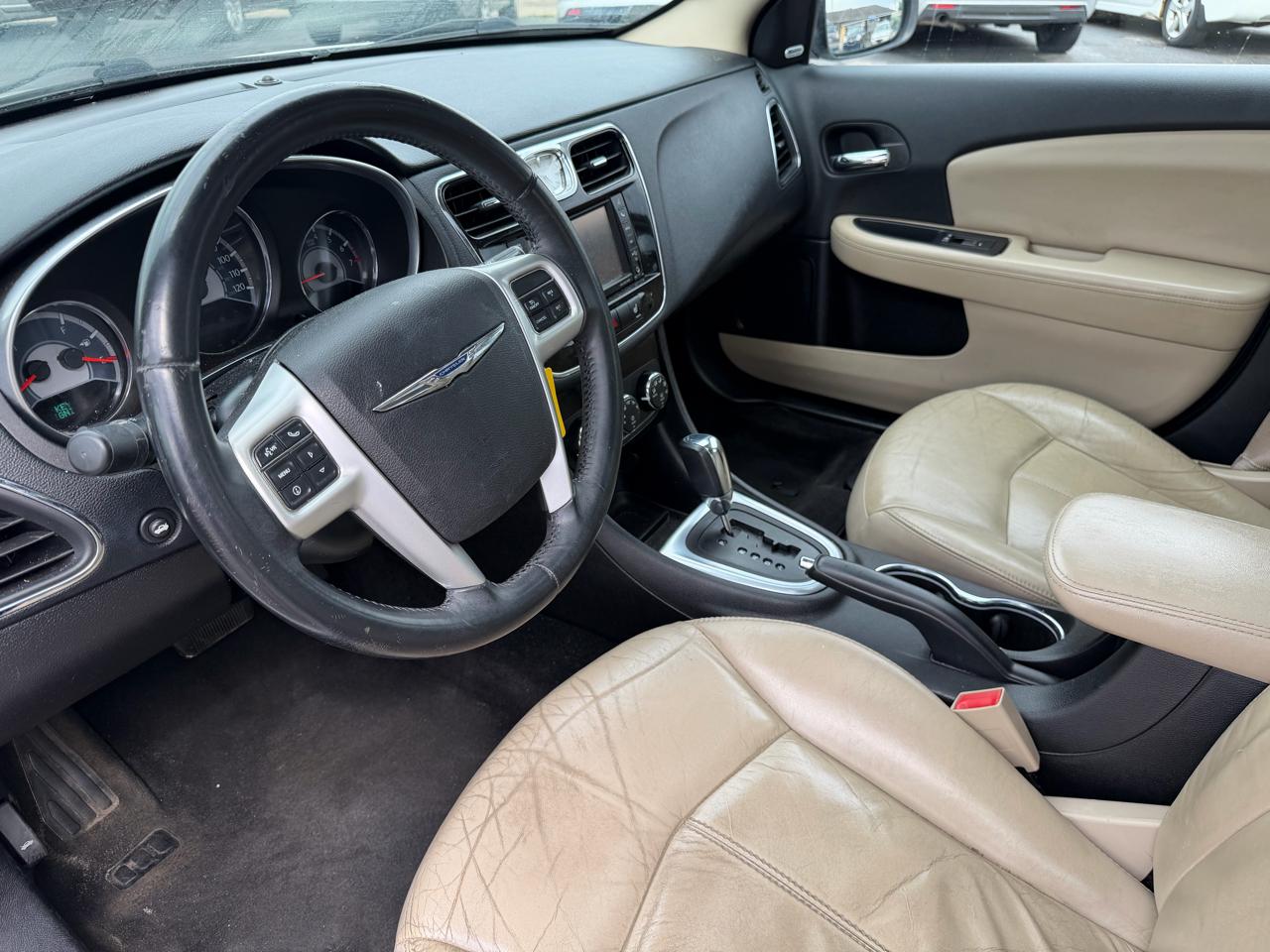 Chrysler 200 4dr Sdn Limited 2013