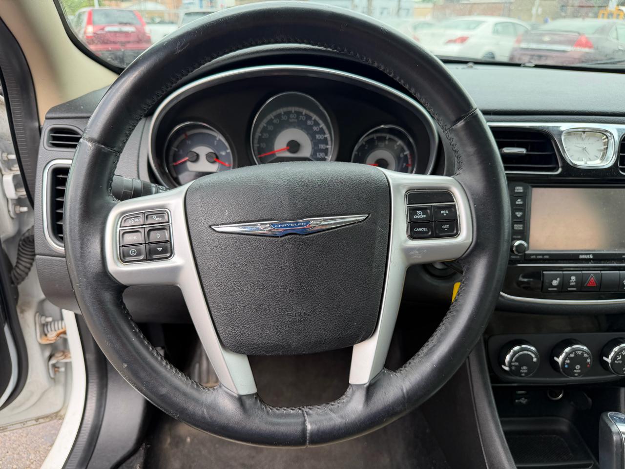 Chrysler 200 4dr Sdn Limited 2013