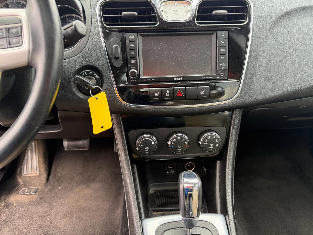 Chrysler 200 4dr Sdn Limited 2013