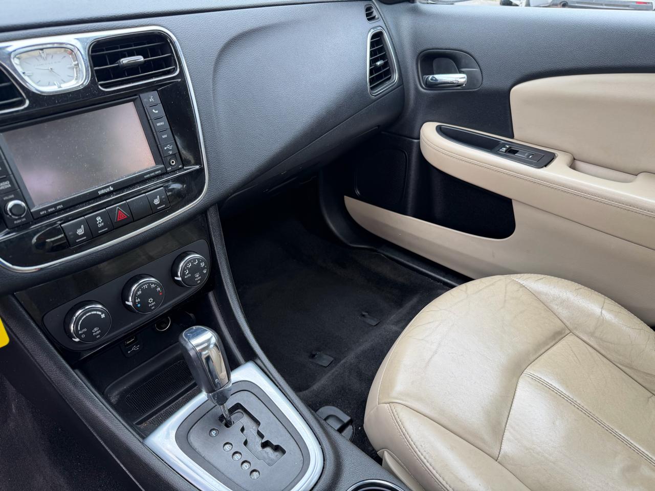 Chrysler 200 4dr Sdn Limited 2013