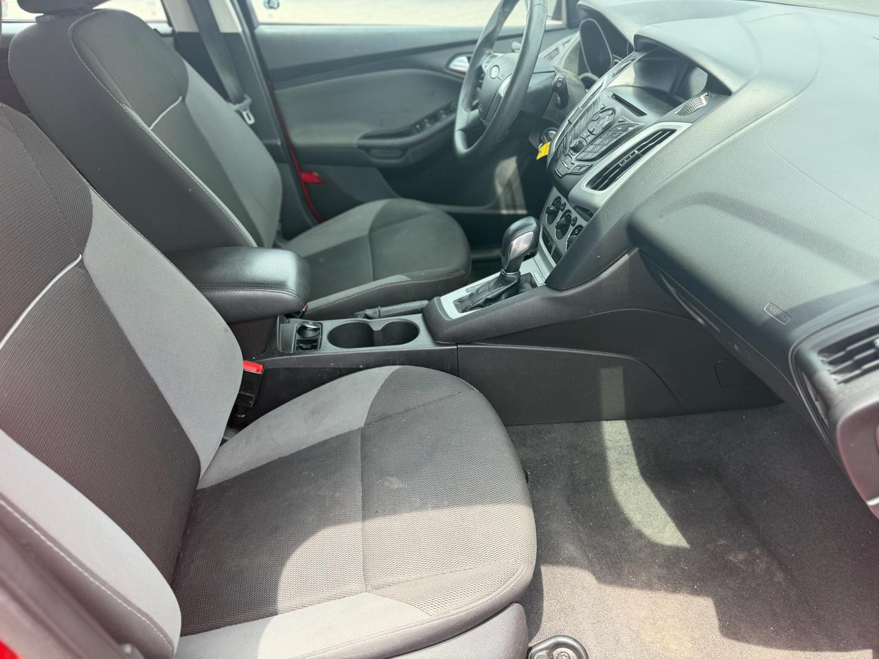 2014 Ford Focus SE - Photo 13