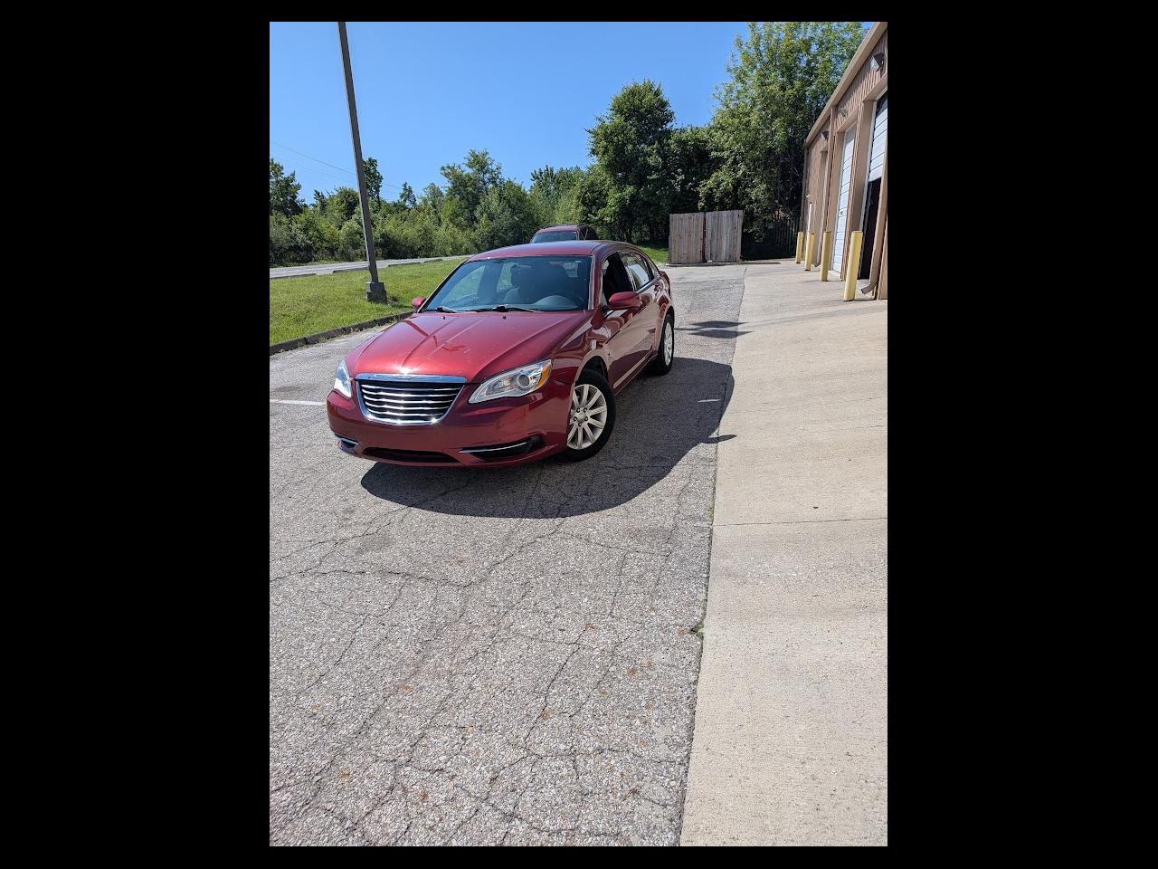 2013 Chrysler 200 4dr Sdn Touring