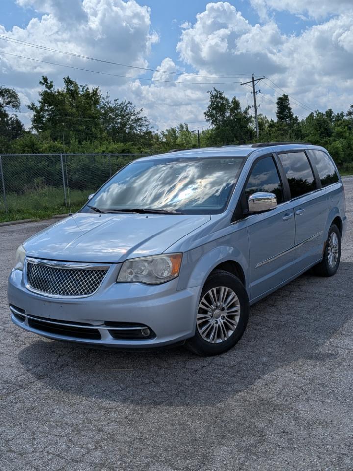 Chrysler Town & Country 4dr Wgn Touring-L 2013