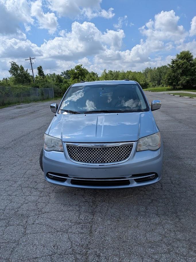 Chrysler Town & Country 4dr Wgn Touring-L 2013