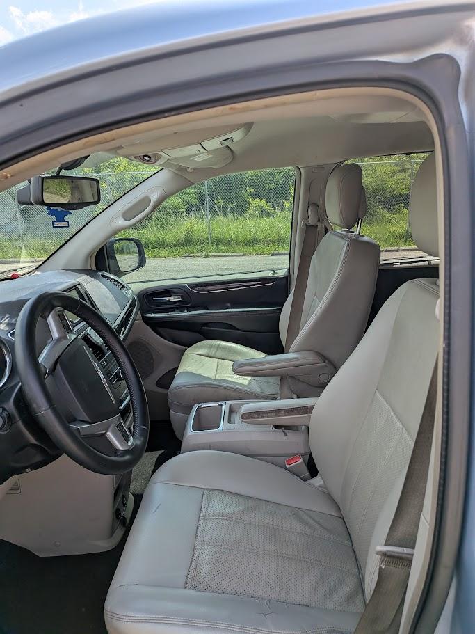 Chrysler Town & Country 4dr Wgn Touring-L 2013