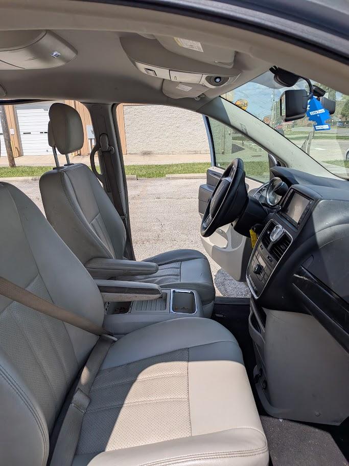 Chrysler Town & Country 4dr Wgn Touring-L 2013