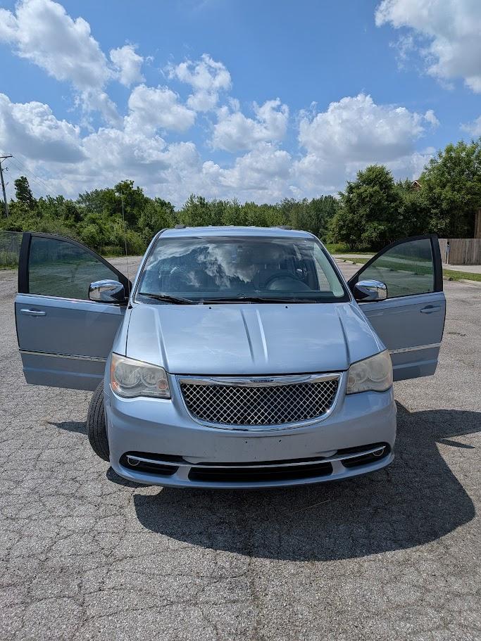 Chrysler Town & Country 4dr Wgn Touring-L 2013