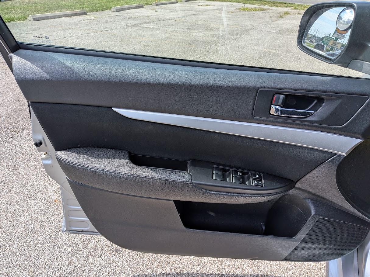 Subaru Legacy 4dr Sdn H4 Auto 2.5i Premium 2012