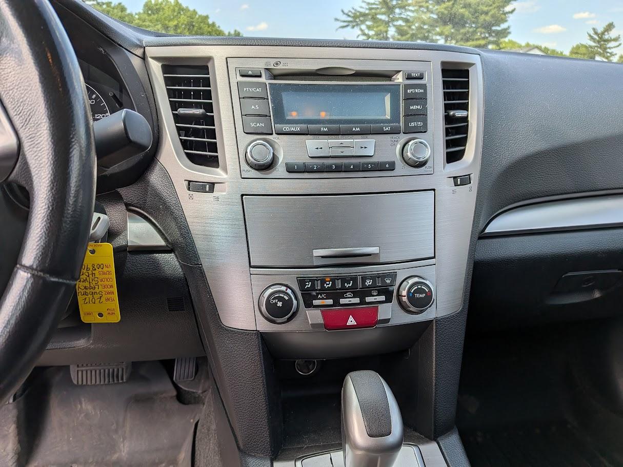 Subaru Legacy 4dr Sdn H4 Auto 2.5i Premium 2012