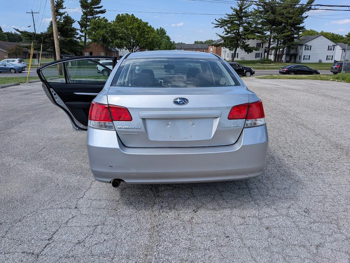 Subaru Legacy 4dr Sdn H4 Auto 2.5i Premium 2012