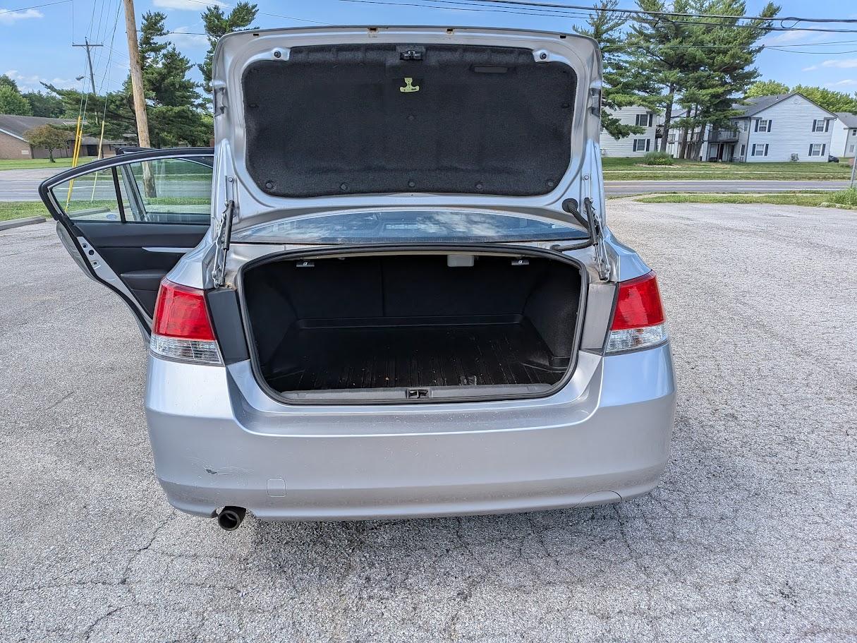 Subaru Legacy 4dr Sdn H4 Auto 2.5i Premium 2012