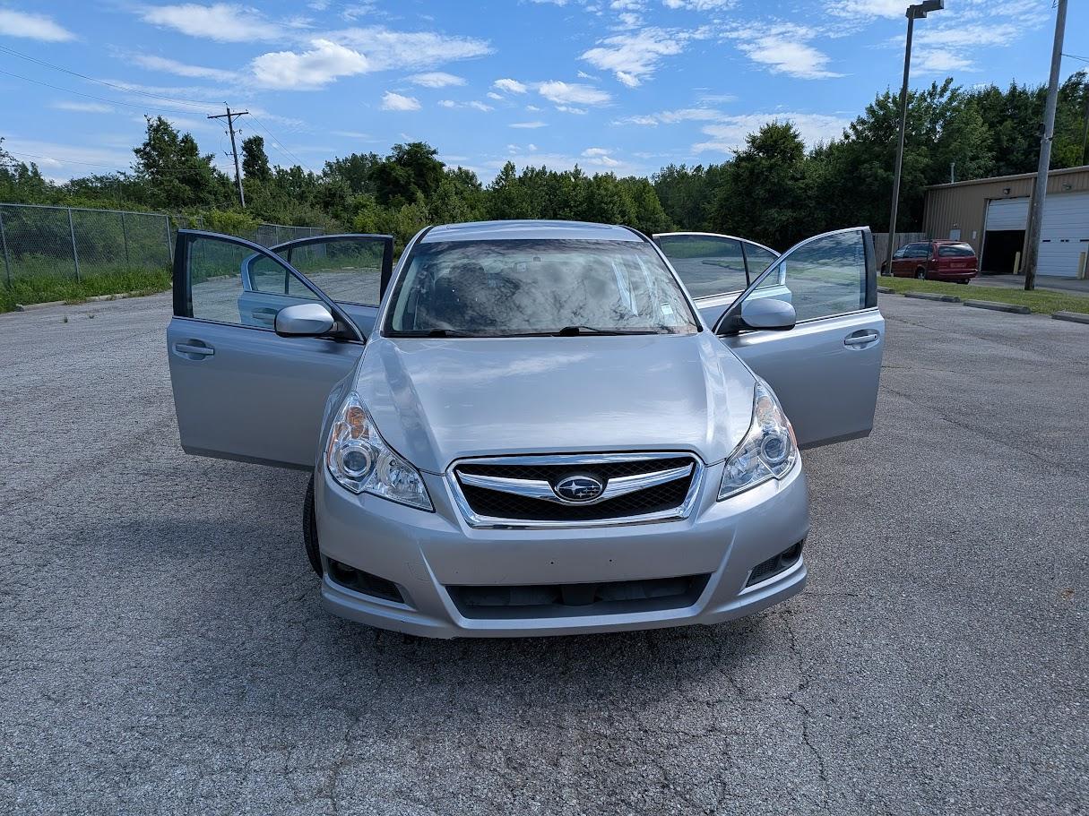 Subaru Legacy 4dr Sdn H4 Auto 2.5i Premium 2012