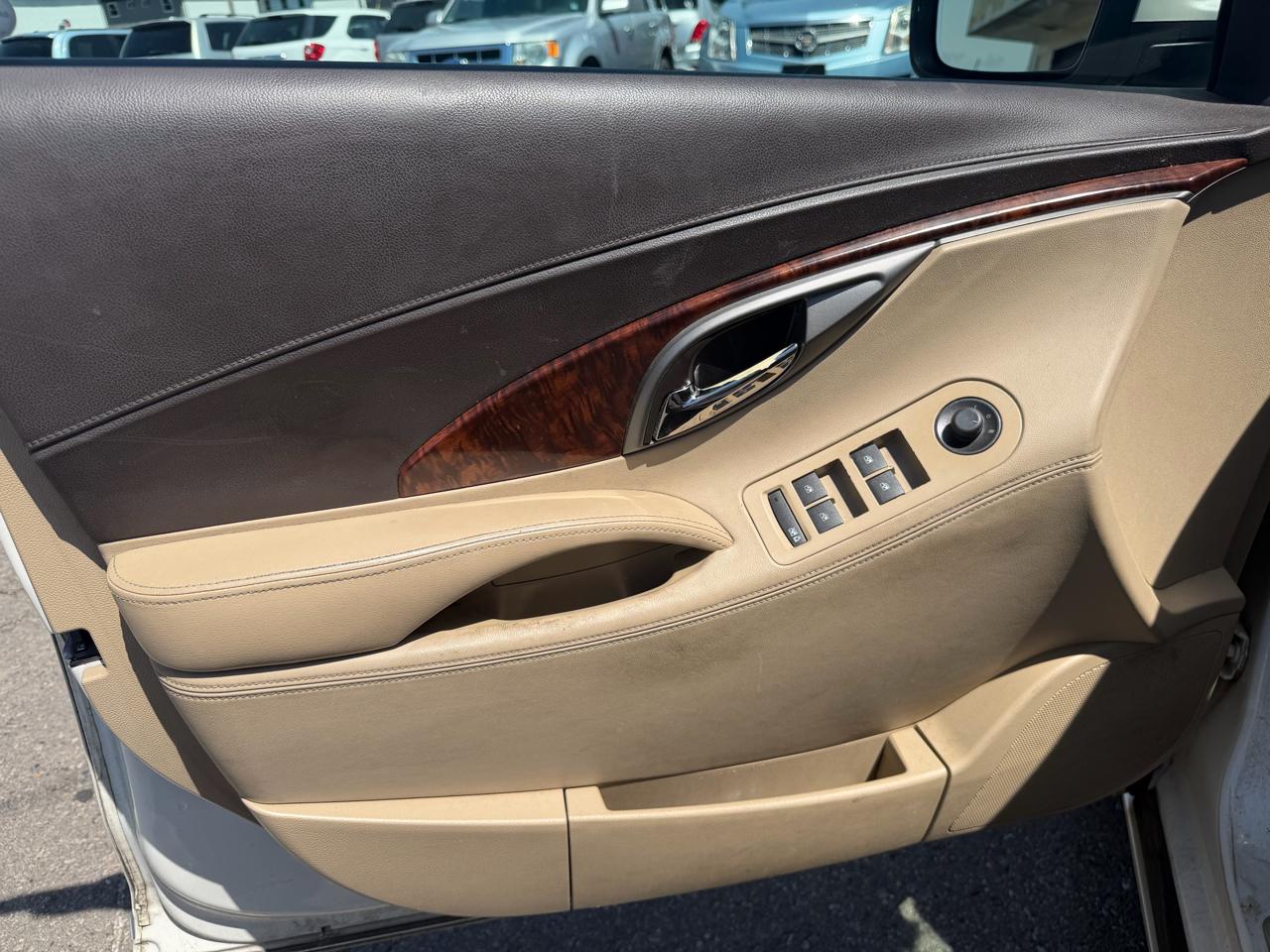 Buick LaCrosse 4dr Sdn Leather FWD 2013