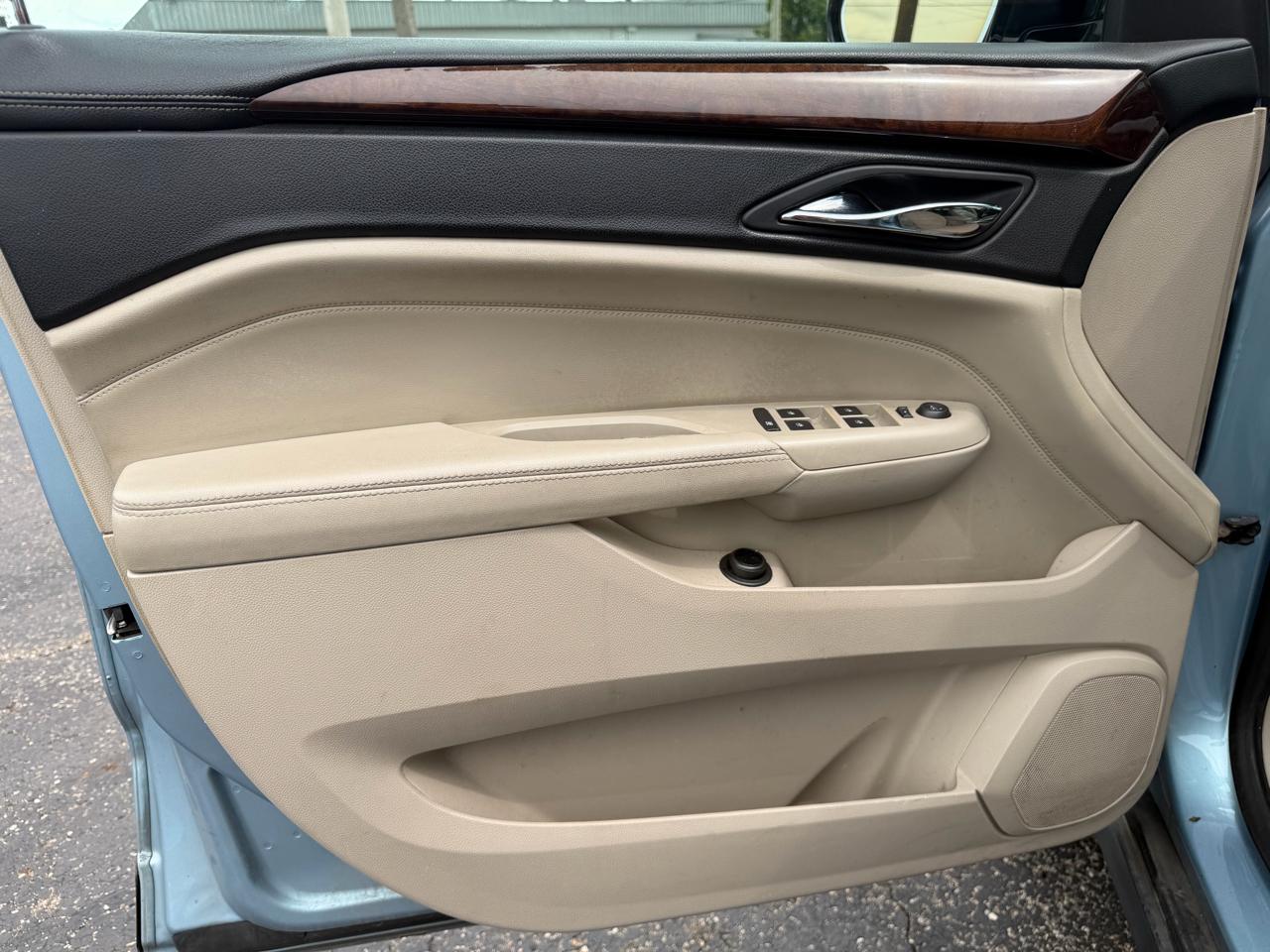 Cadillac SRX FWD 4dr Luxury Collection 2011