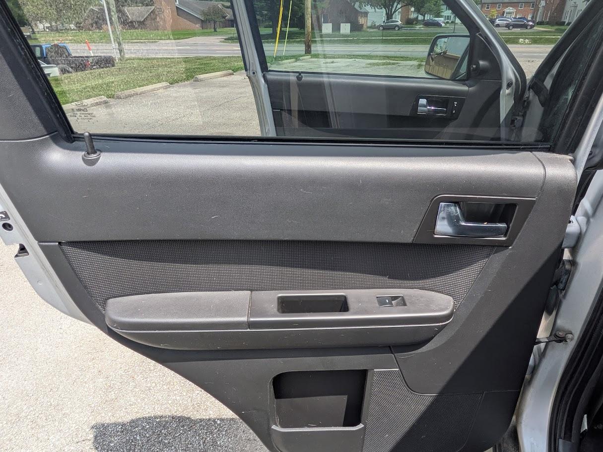 Ford Escape FWD 4dr Limited 2012