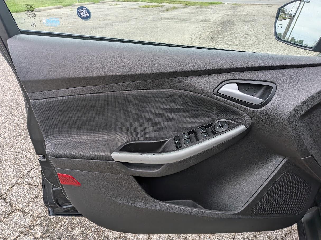 Ford Focus 4dr Sdn SE 2014