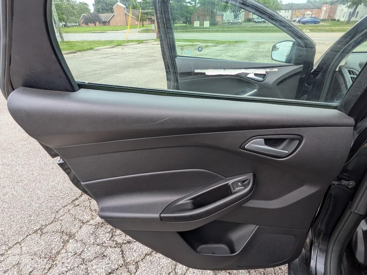 Ford Focus 4dr Sdn SE 2014