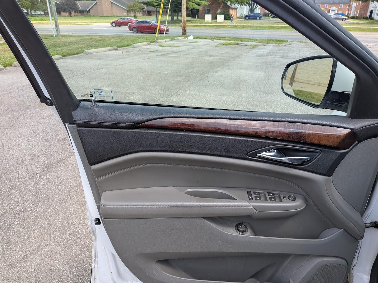 Cadillac SRX FWD 4dr Luxury Collection 2011