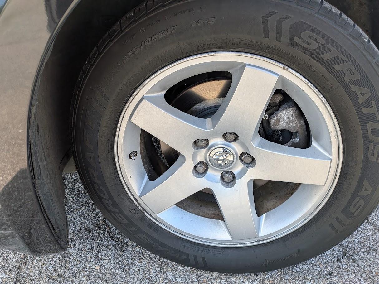 Dodge Charger 4dr Sdn SE RWD 2009