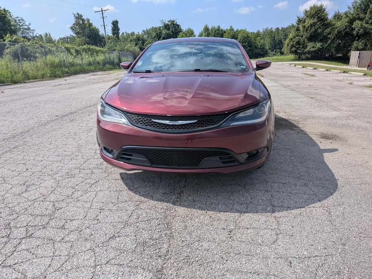 Chrysler 200 4dr Sdn S FWD 2015