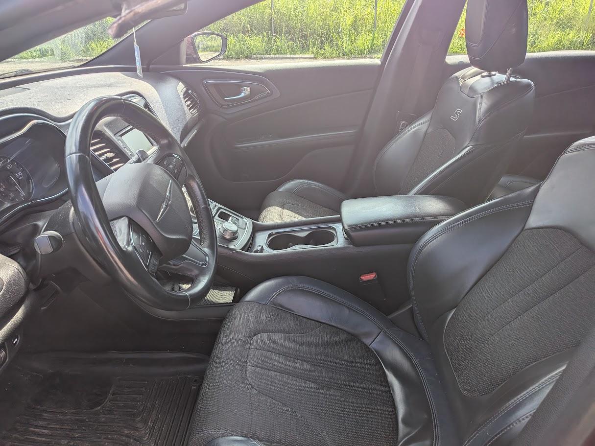 Chrysler 200 4dr Sdn S FWD 2015
