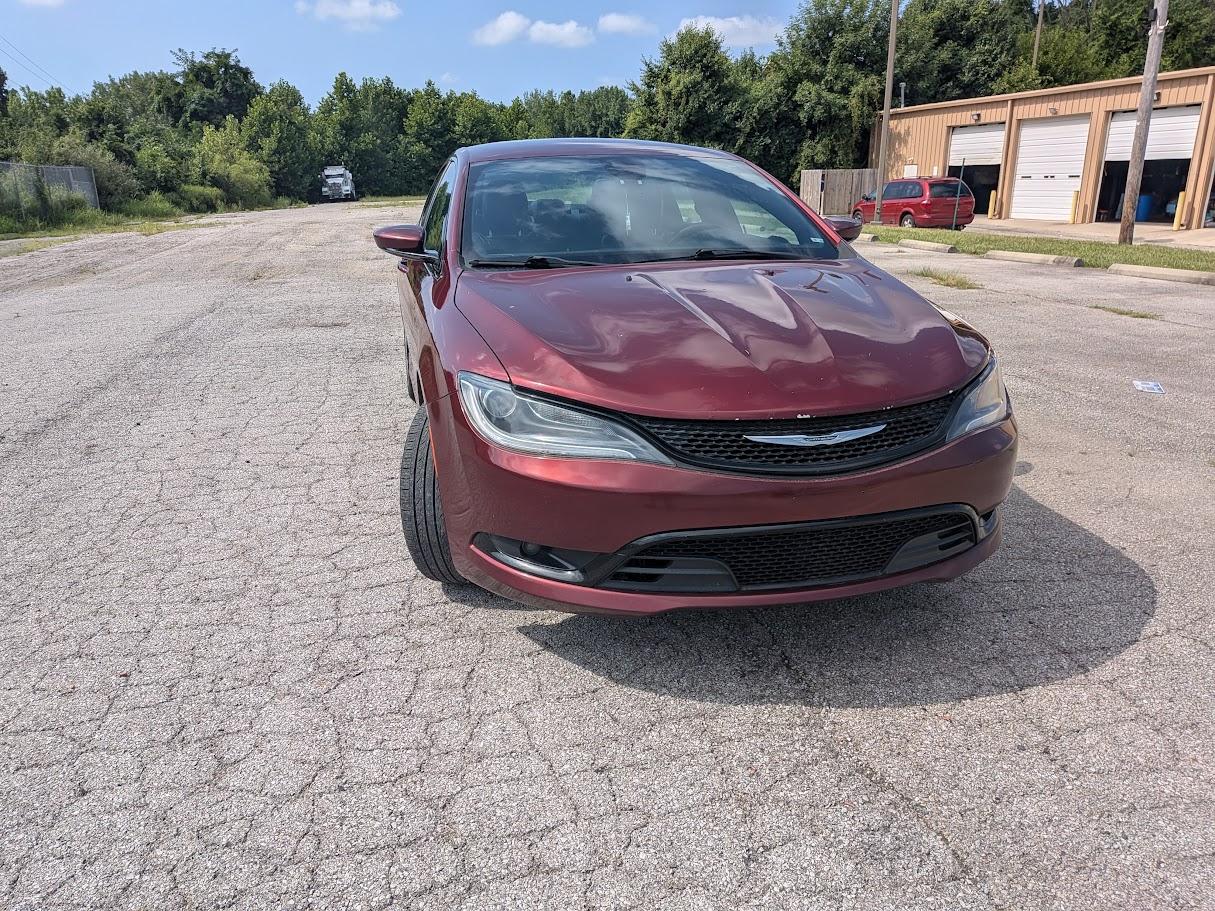Chrysler 200 4dr Sdn S FWD 2015
