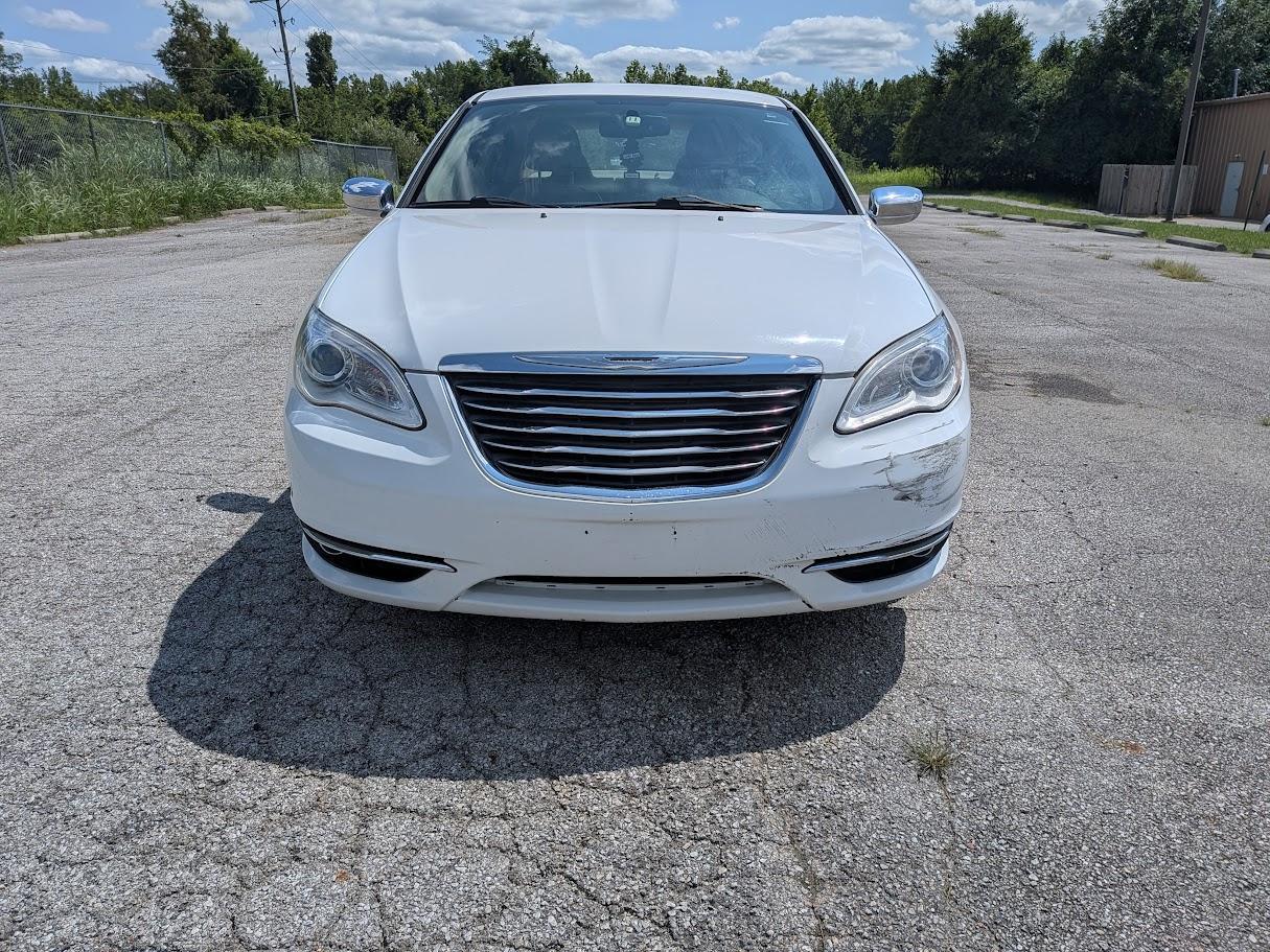 Chrysler 200 4dr Sdn Limited 2013