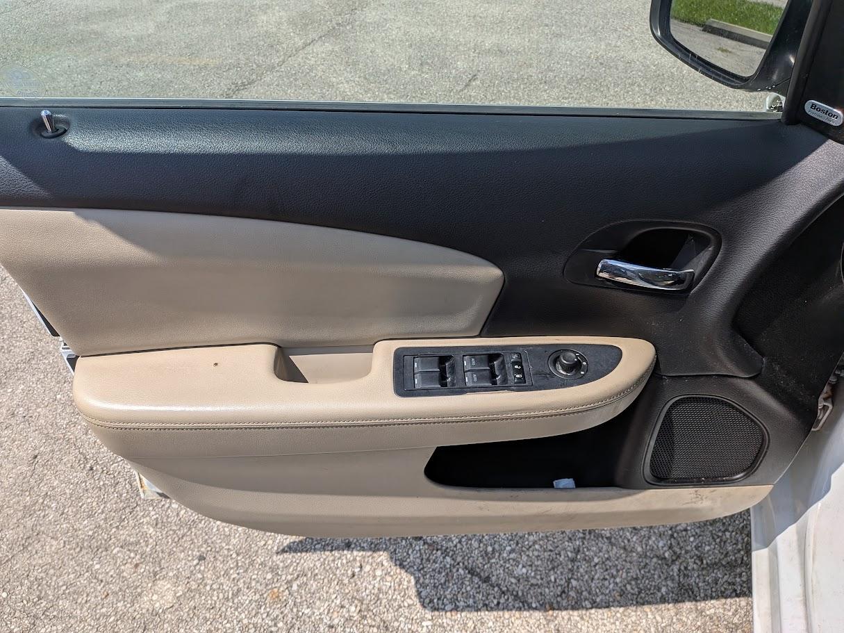 Chrysler 200 4dr Sdn Limited 2013