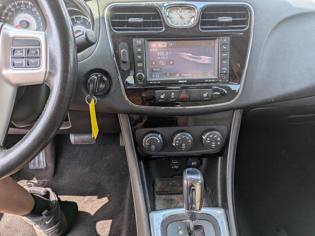Chrysler 200 4dr Sdn Limited 2013
