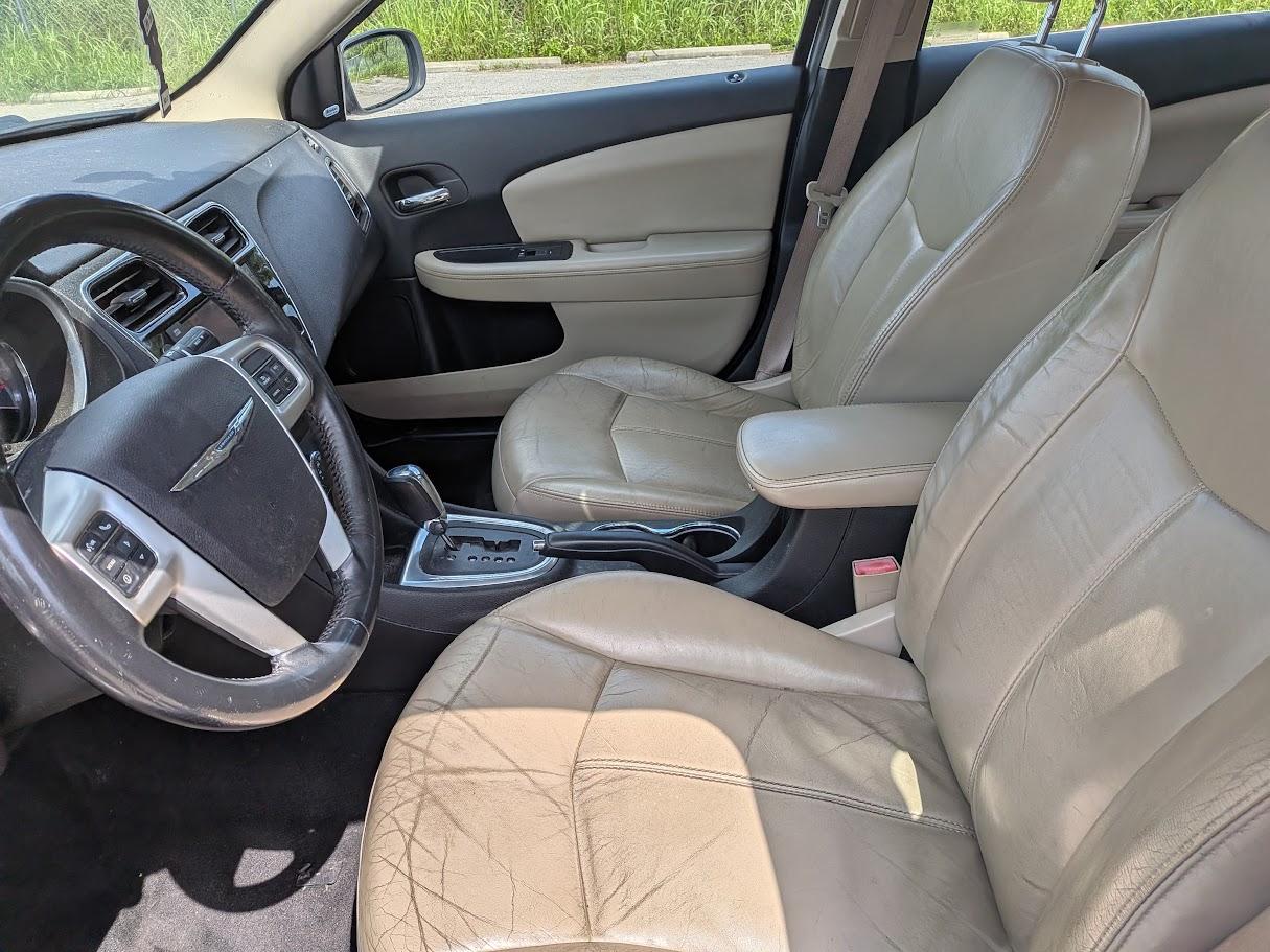 Chrysler 200 4dr Sdn Limited 2013