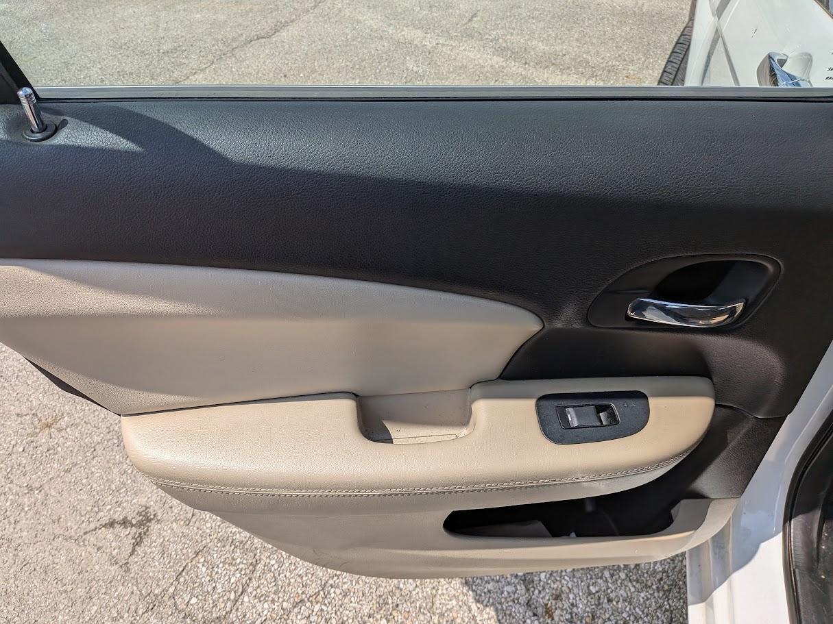 Chrysler 200 4dr Sdn Limited 2013