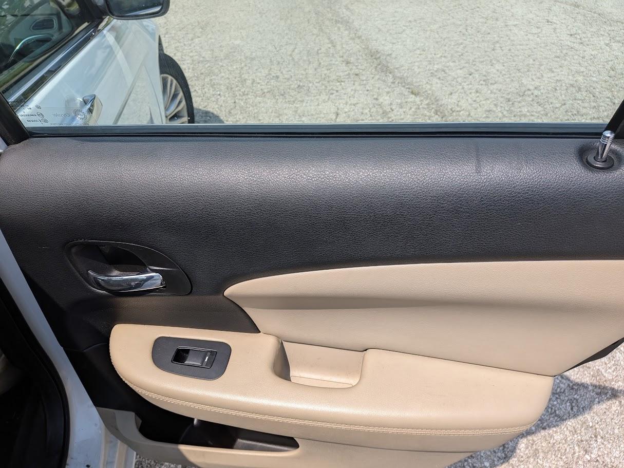 Chrysler 200 4dr Sdn Limited 2013
