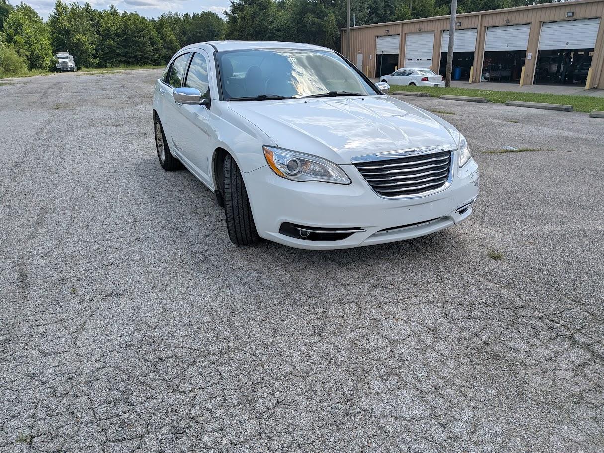 Chrysler 200 4dr Sdn Limited 2013