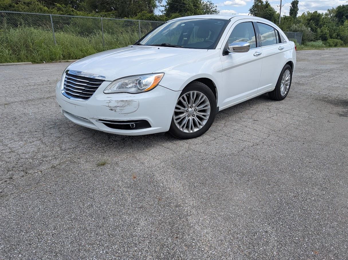Chrysler 200 4dr Sdn Limited 2013