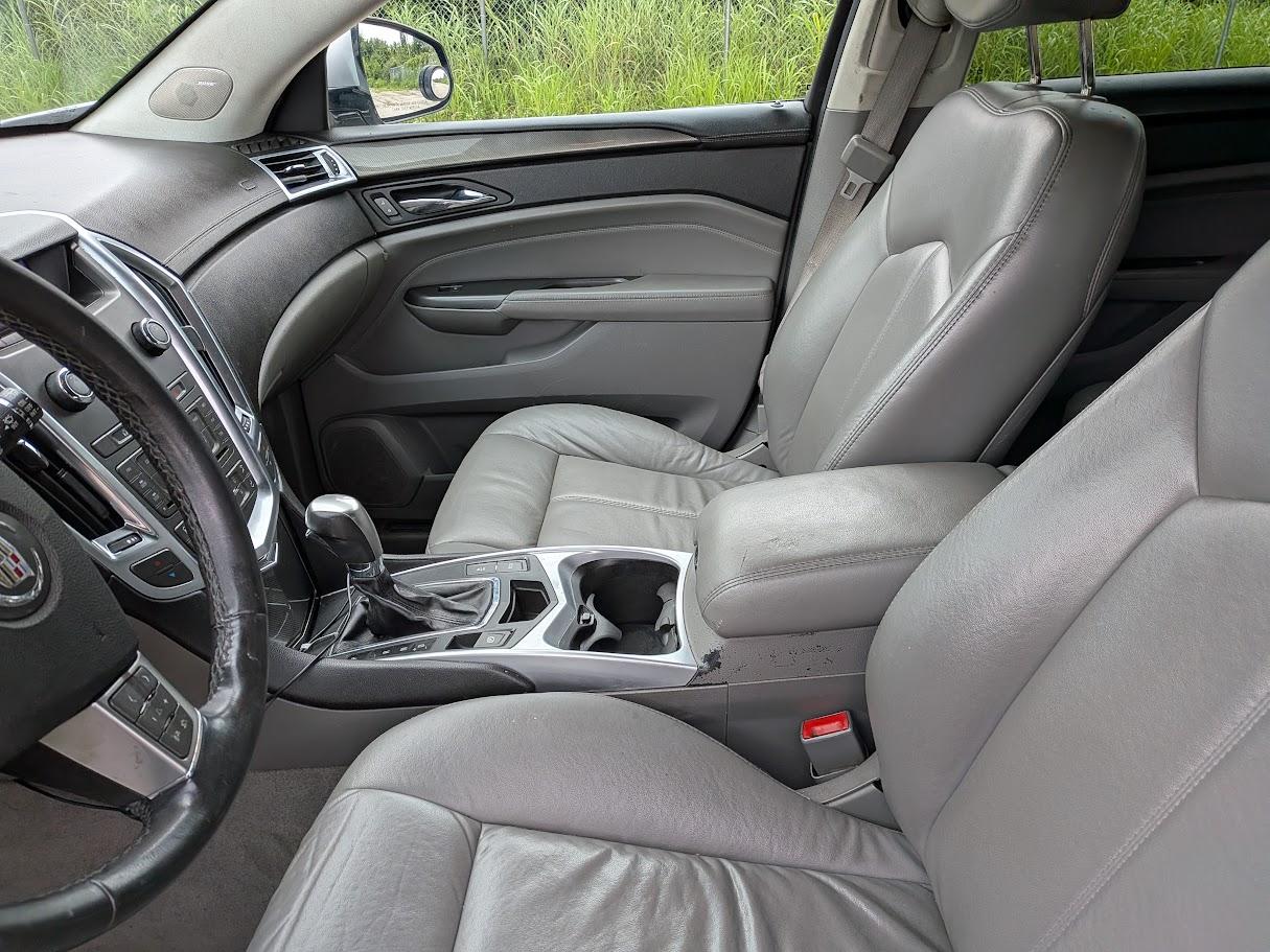 Cadillac SRX FWD 4dr Base 2012