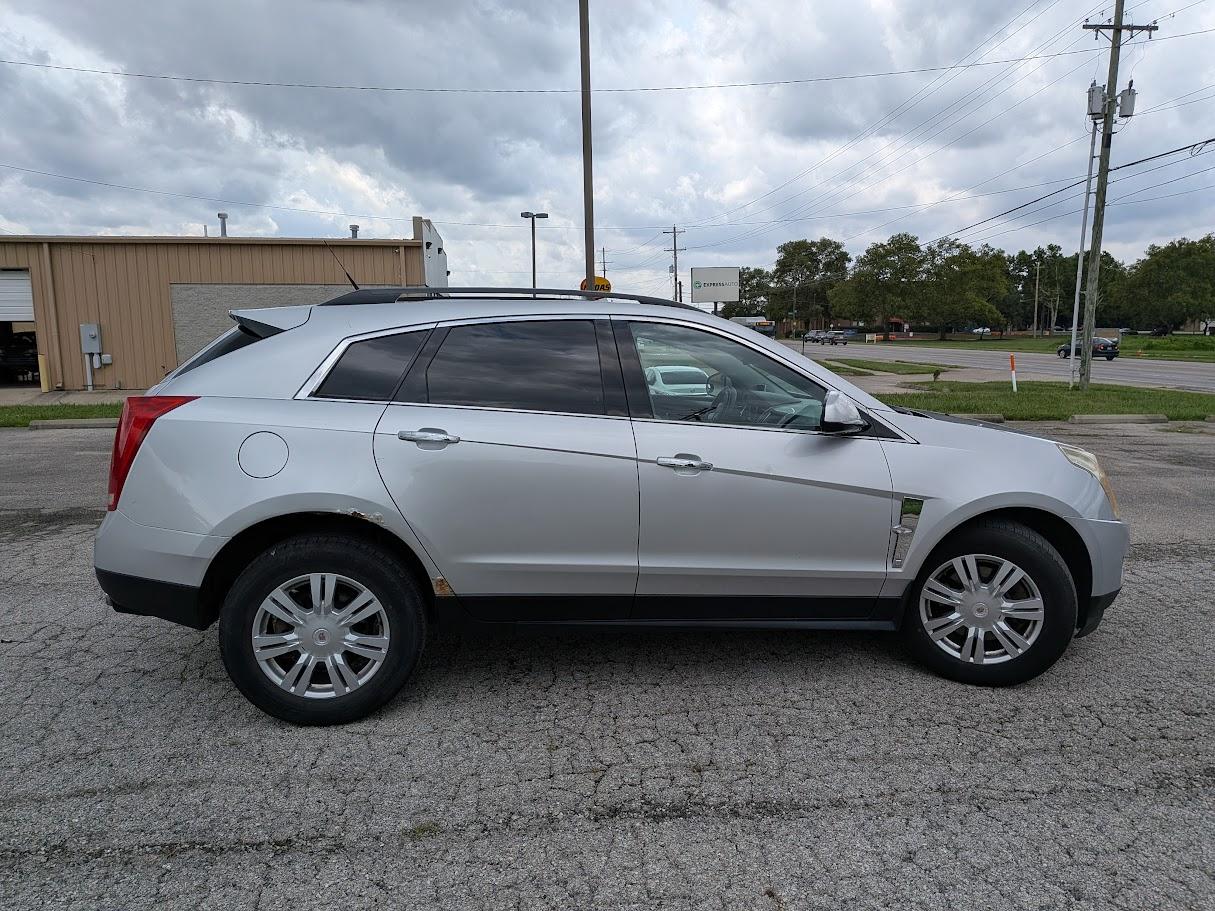 Cadillac SRX FWD 4dr Base 2012