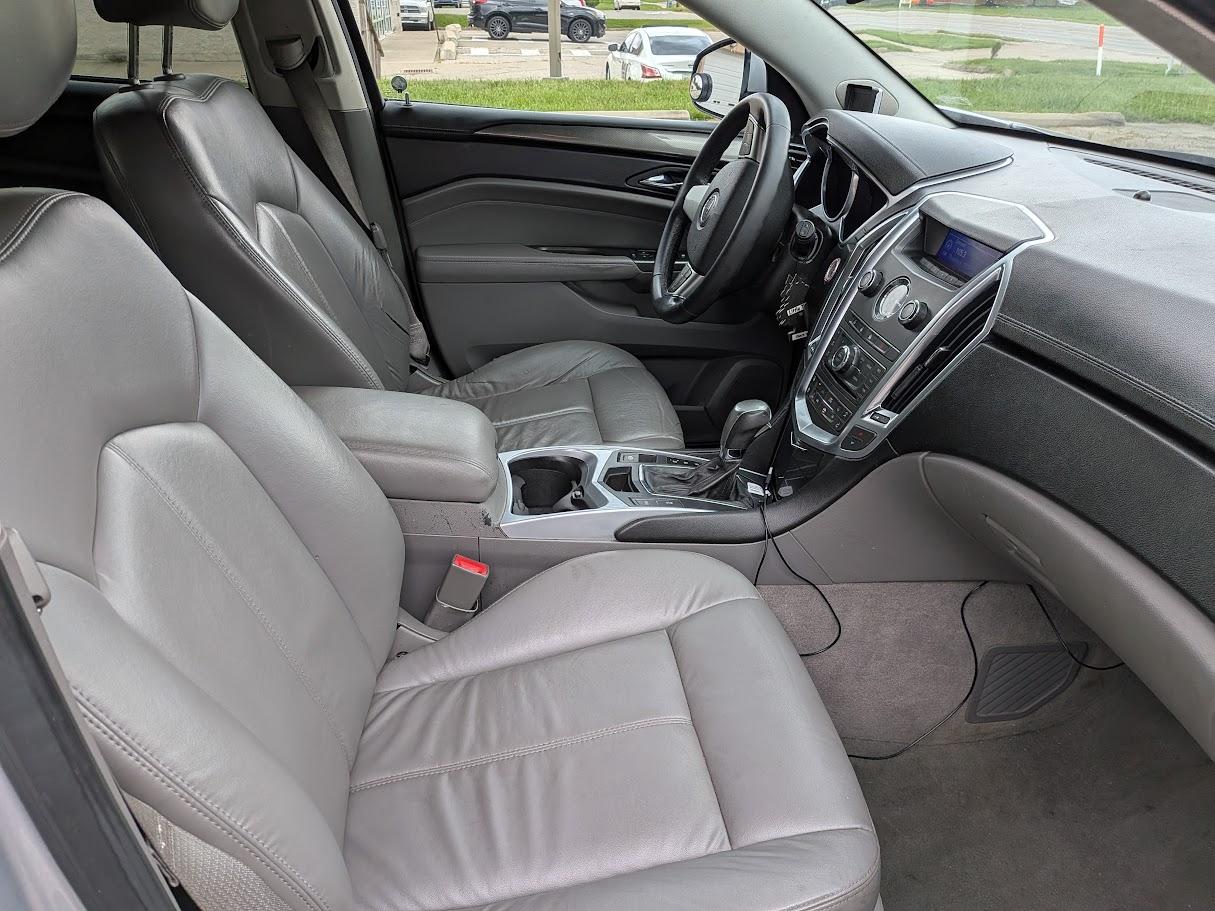 Cadillac SRX FWD 4dr Base 2012
