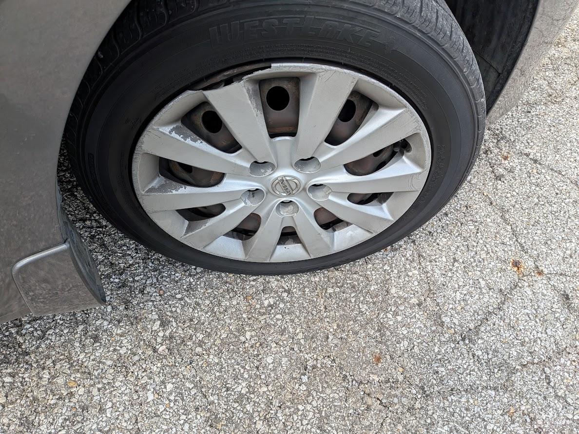 Nissan Sentra 4dr Sdn I4 CVT S 2015