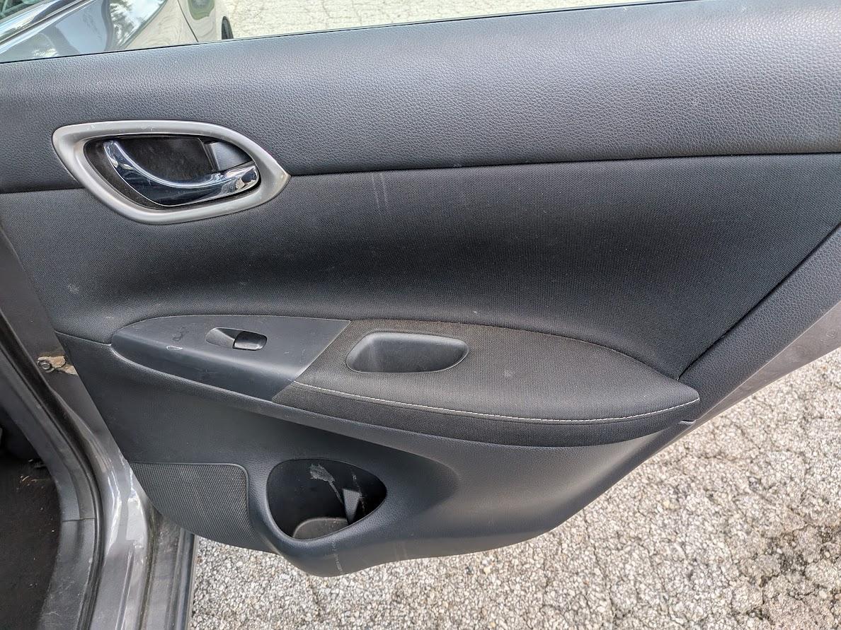 Nissan Sentra 4dr Sdn I4 CVT S 2015