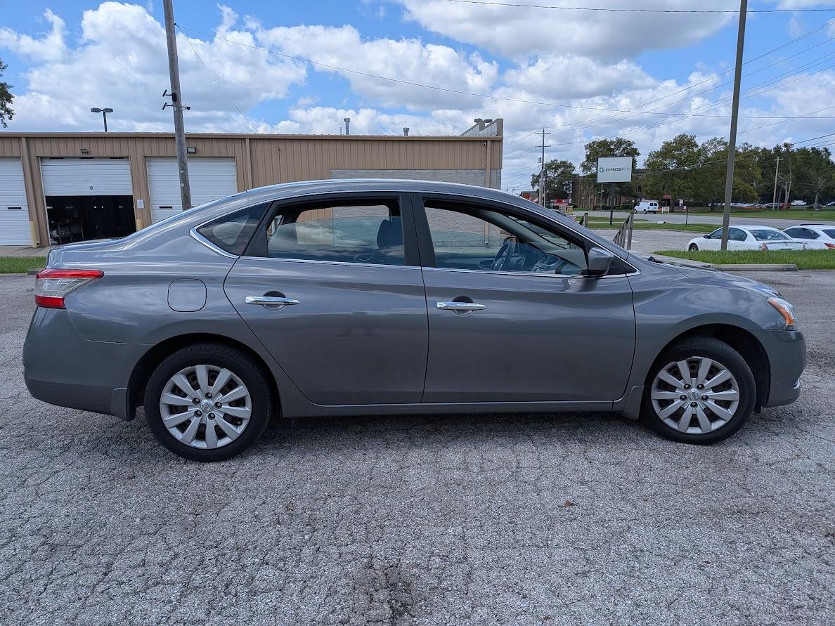 Nissan Sentra 4dr Sdn I4 CVT S 2015