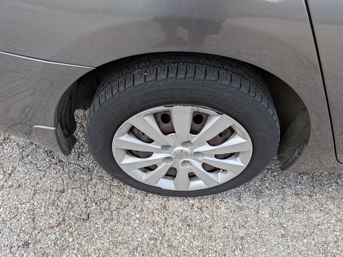 Nissan Sentra 4dr Sdn I4 CVT S 2015