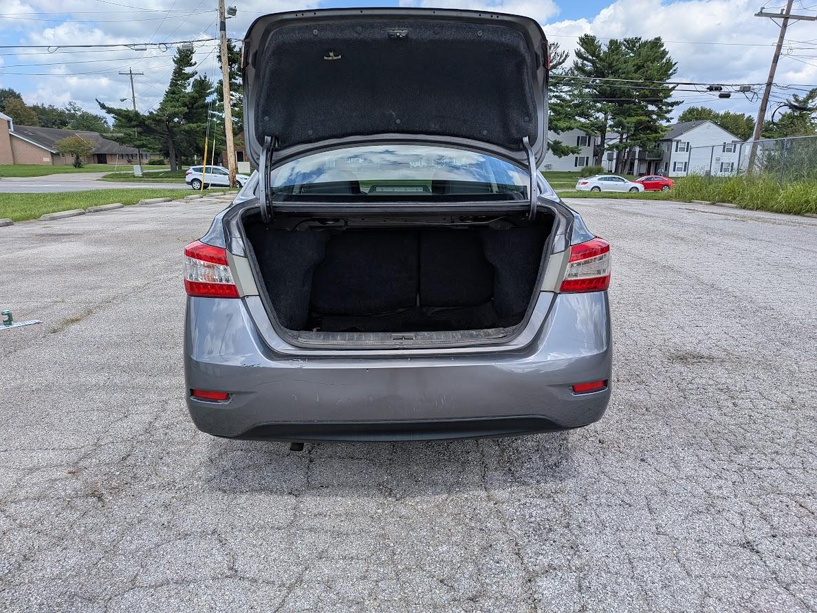 Nissan Sentra 4dr Sdn I4 CVT S 2015