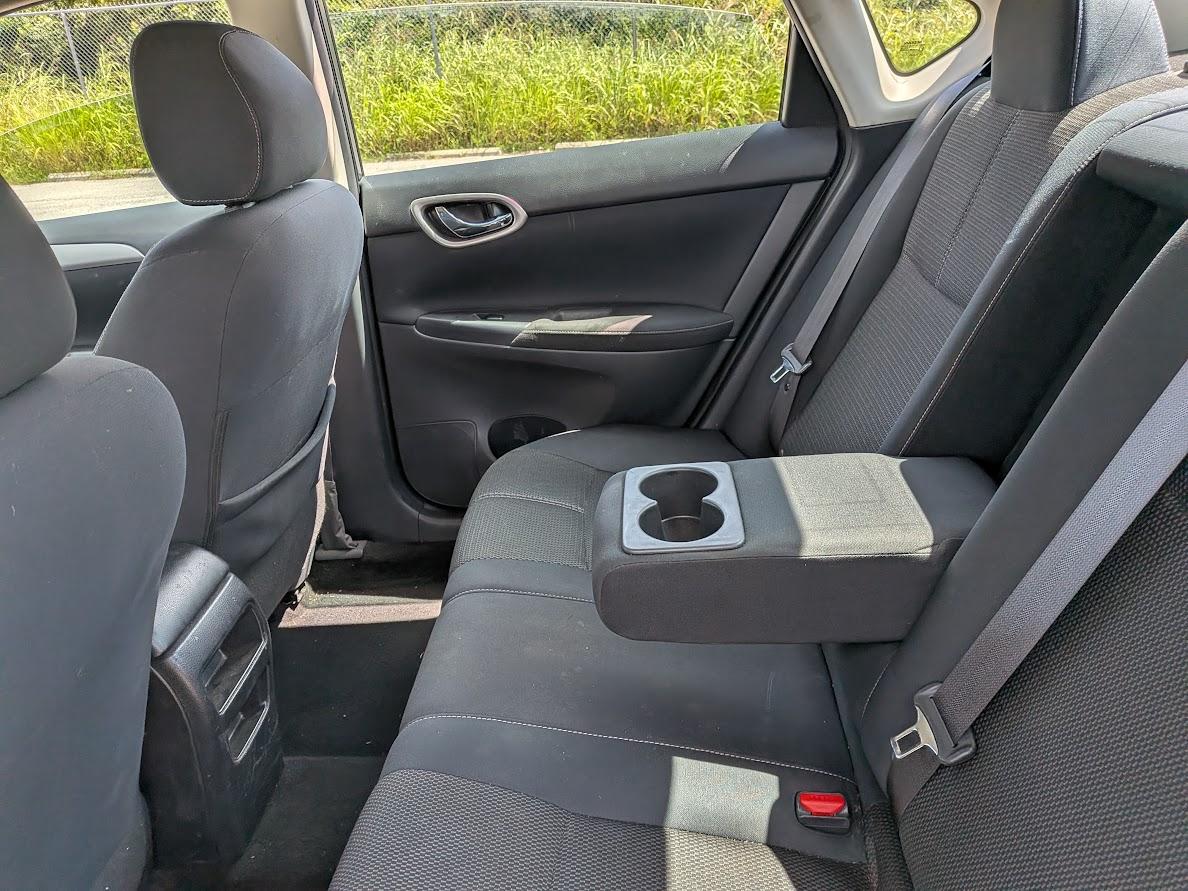 Nissan Sentra 4dr Sdn I4 CVT S 2015