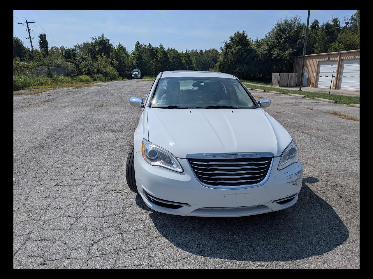 2013 Chrysler 200 4dr Sdn Limited