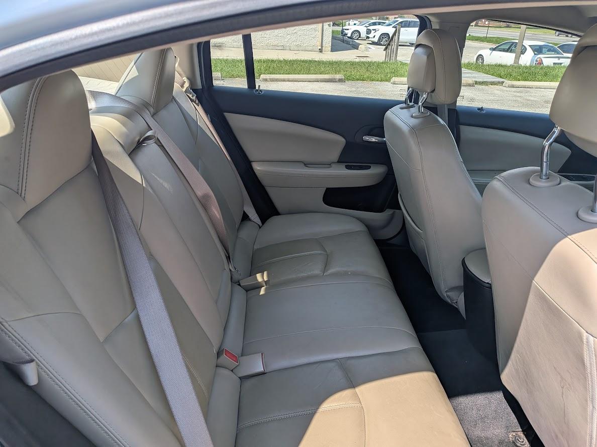 Chrysler 200 4dr Sdn Limited 2013