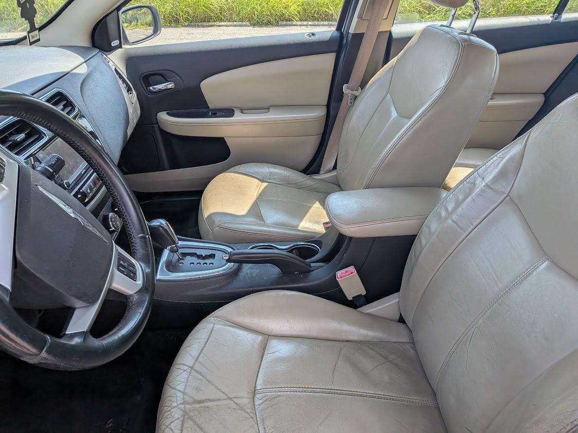 Chrysler 200 4dr Sdn Limited 2013