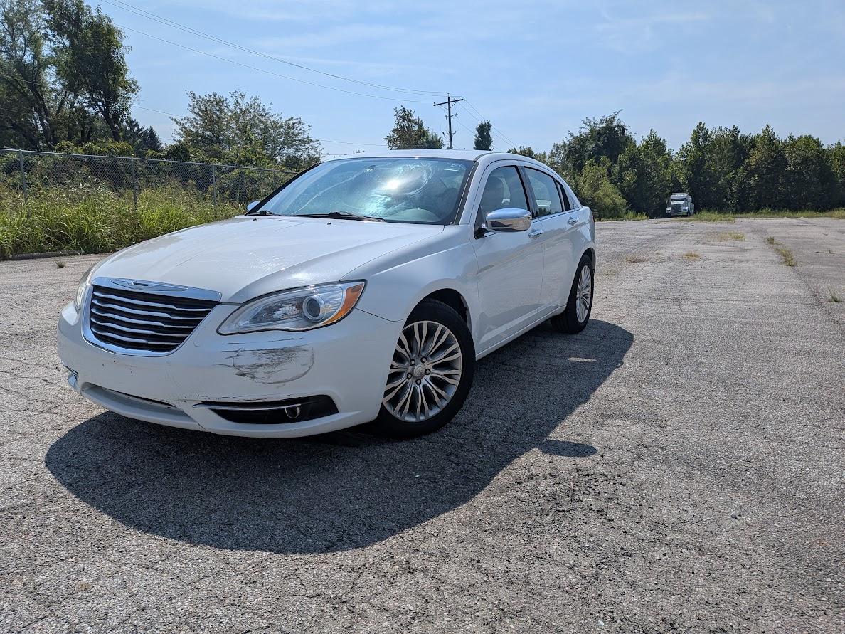 Chrysler 200 4dr Sdn Limited 2013