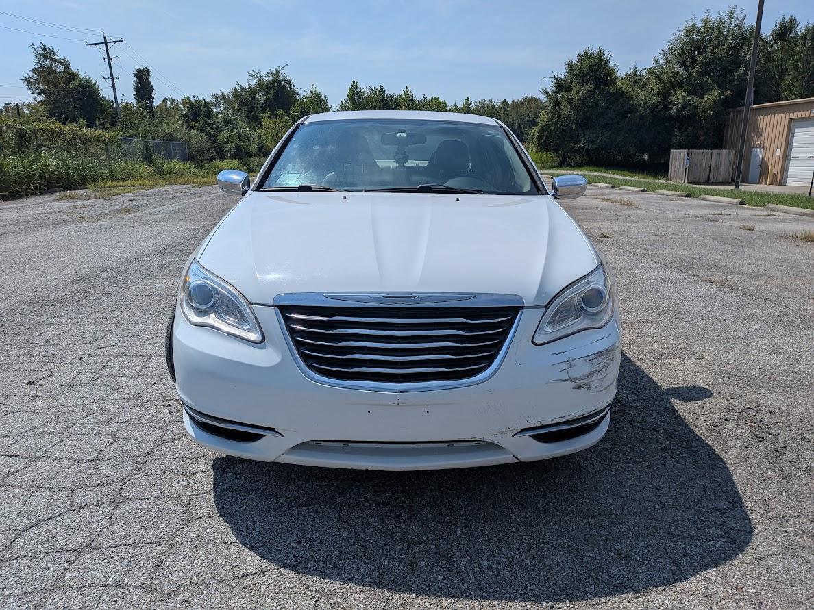 Chrysler 200 4dr Sdn Limited 2013